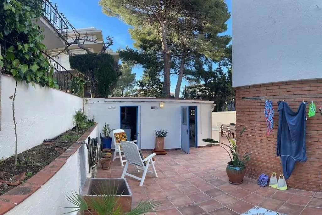 Apartamento En La Farella Con Aire Acondicionado Llanca 0*,